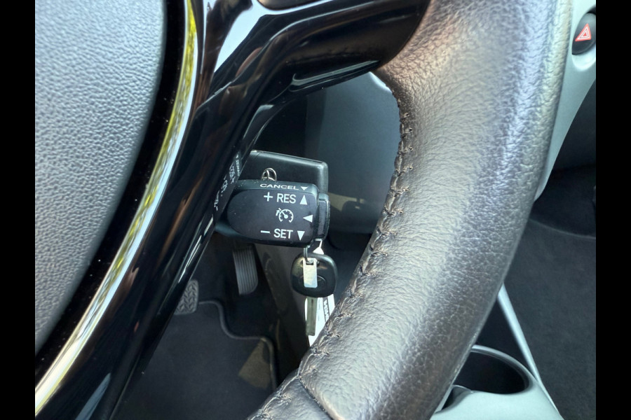 Toyota Aygo 1.0 VVT-i x-joy cabrio - Navi - Climate - Org.NL