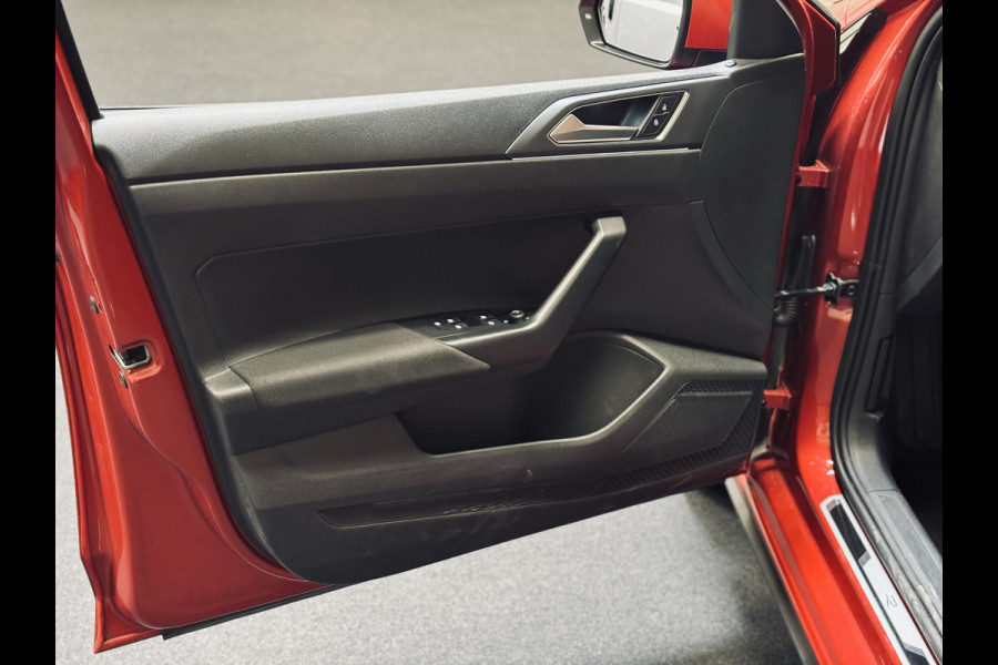 Volkswagen Polo 1.0 TSI 110PK DSG R-Line Business | Panorama | IQ | Beats | Virtual Pro