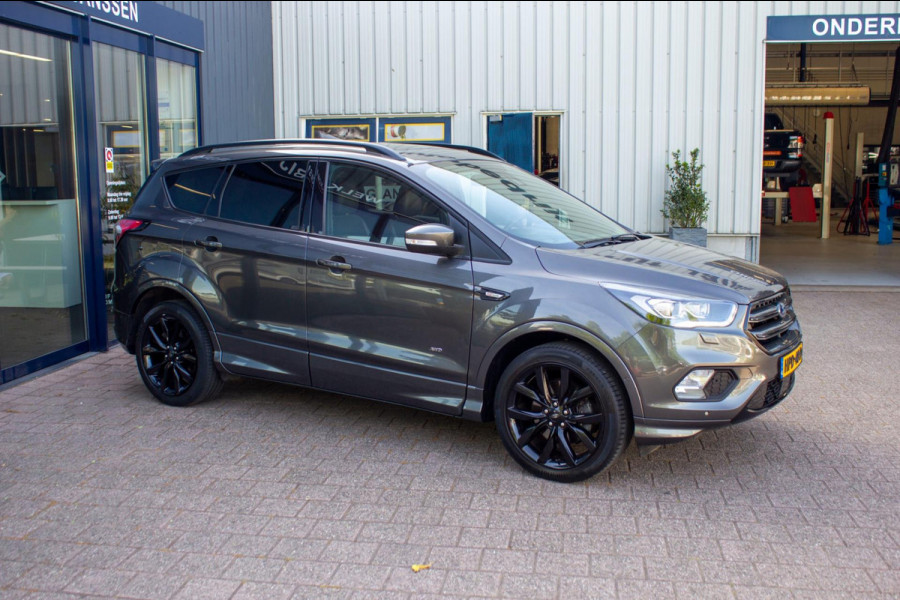 Ford Kuga 1.5 EcoBoost ST Line|Prijs rijklaar incl 12 mnd garantie| Pano Navi Elek trekhaak Carplay Stuur en stoelverwarming PDC