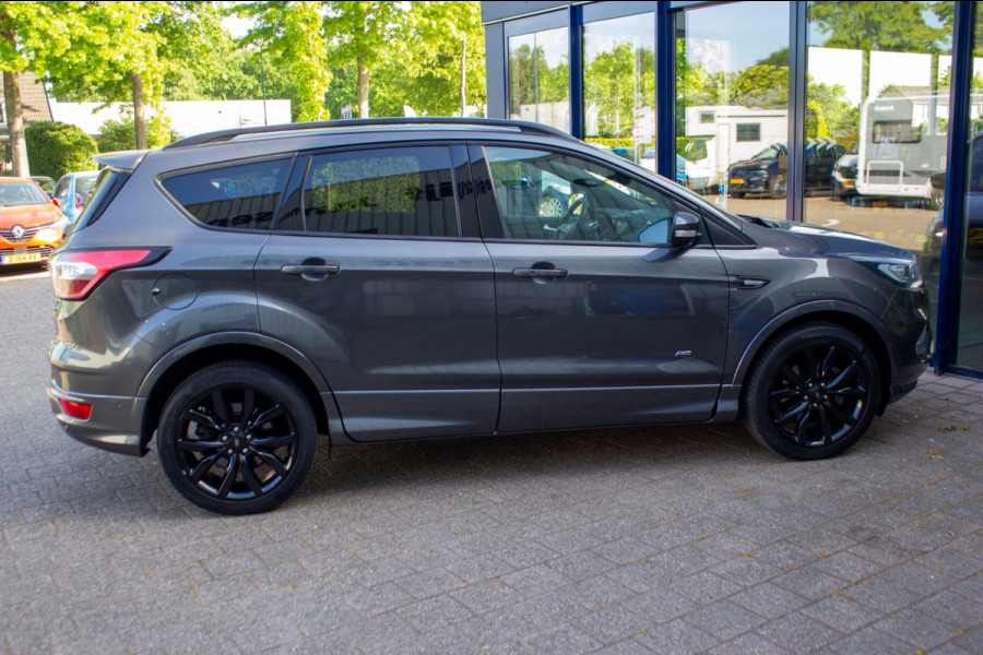 Ford Kuga 1.5 EcoBoost ST Line|Prijs rijklaar incl 12 mnd garantie| Pano Navi Elek trekhaak Carplay Stuur en stoelverwarming PDC