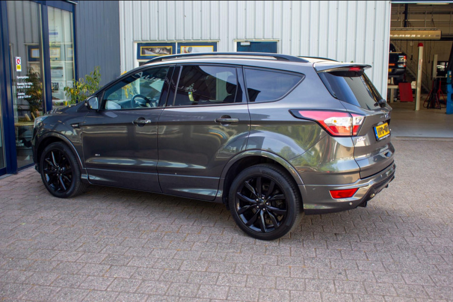 Ford Kuga 1.5 EcoBoost ST Line|Prijs rijklaar incl 12 mnd garantie| Pano Navi Elek trekhaak Carplay Stuur en stoelverwarming PDC