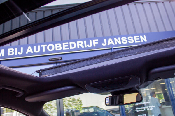 Ford Kuga 1.5 EcoBoost ST Line|Prijs rijklaar incl 12 mnd garantie| Pano Navi Elek trekhaak Carplay Stuur en stoelverwarming PDC