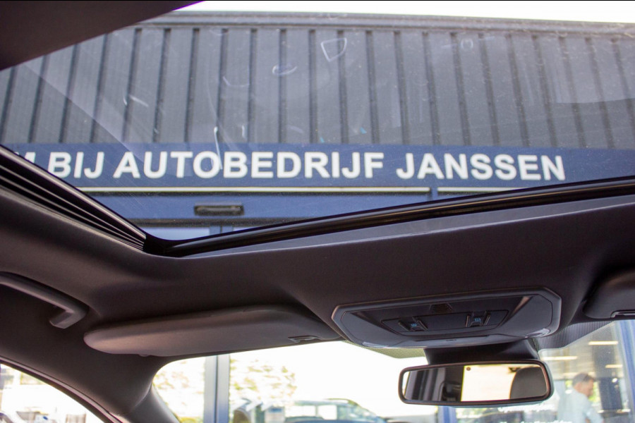 Ford Kuga 1.5 EcoBoost ST Line|Prijs rijklaar incl 12 mnd garantie| Pano Navi Elek trekhaak Carplay Stuur en stoelverwarming PDC