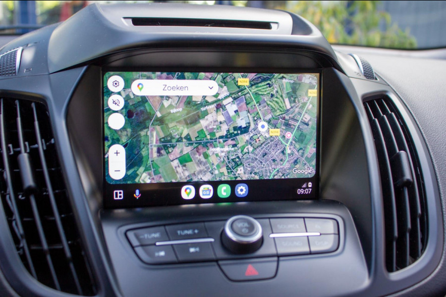 Ford Kuga 1.5 EcoBoost ST Line|Prijs rijklaar incl 12 mnd garantie| Pano Navi Elek trekhaak Carplay Stuur en stoelverwarming PDC