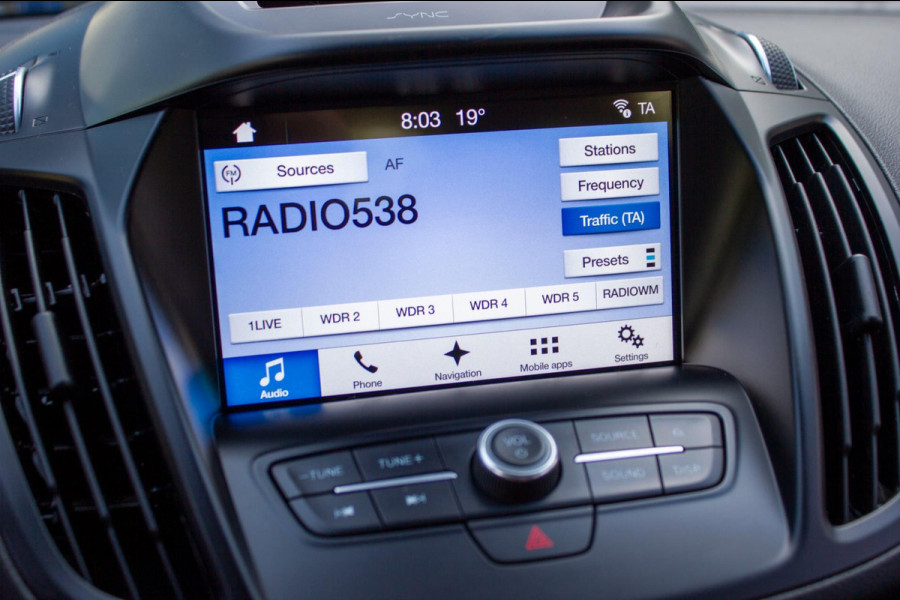 Ford Kuga 1.5 EcoBoost ST Line|Prijs rijklaar incl 12 mnd garantie| Pano Navi Elek trekhaak Carplay Stuur en stoelverwarming PDC