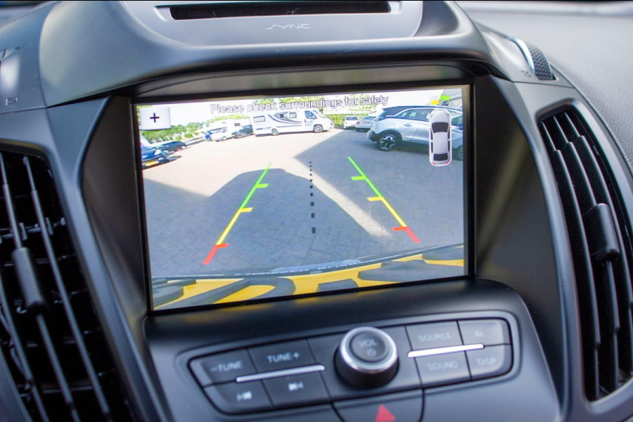 Ford Kuga 1.5 EcoBoost ST Line|Prijs rijklaar incl 12 mnd garantie| Pano Navi Elek trekhaak Carplay Stuur en stoelverwarming PDC