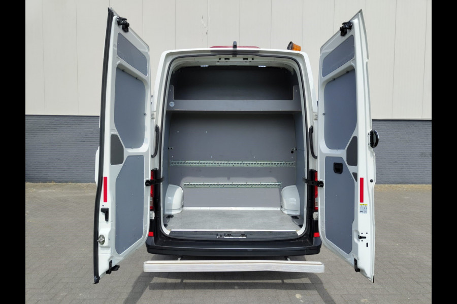 Volkswagen Crafter 30 2.0TDI L3H2 Airco Camera Navi Ingebouwd kantoor Bluetooth EURO6 Betonplex vloer Wandbekleding Schuifdeur Buro 2.500kg trekvermogen keurige bus!