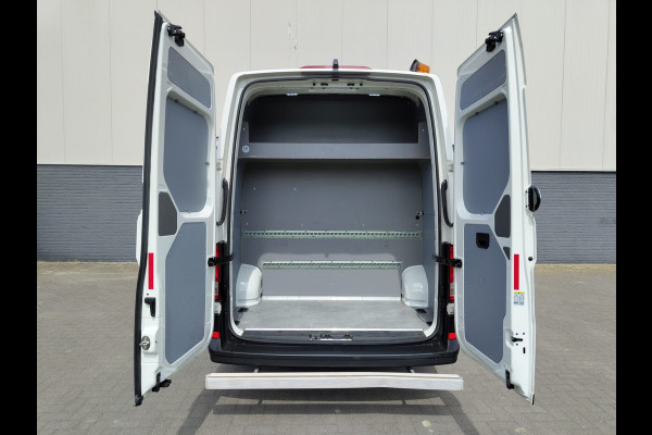Volkswagen Crafter 30 2.0TDI L3H2 Airco Camera Navi Ingebouwd kantoor Bluetooth EURO6 Betonplex vloer Wandbekleding Schuifdeur Buro 2.500kg trekvermogen keurige bus!