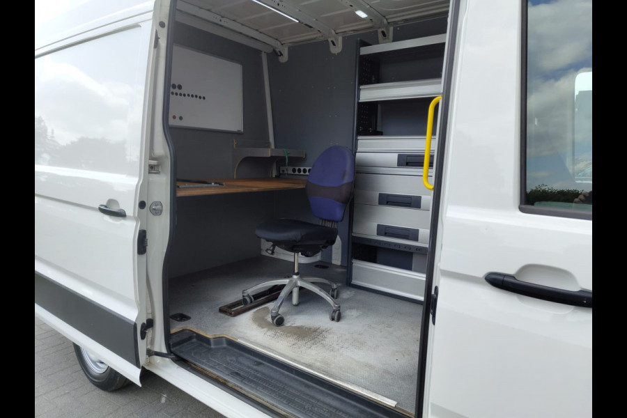 Volkswagen Crafter 30 2.0TDI L3H2 Airco Camera Navi Ingebouwd kantoor Bluetooth EURO6 Betonplex vloer Wandbekleding Schuifdeur Buro 2.500kg trekvermogen keurige bus!