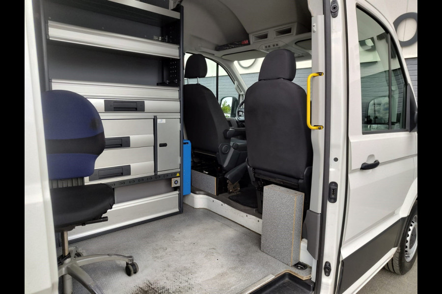 Volkswagen Crafter 30 2.0TDI L3H2 Airco Camera Navi Ingebouwd kantoor Bluetooth EURO6 Betonplex vloer Wandbekleding Schuifdeur Buro 2.500kg trekvermogen keurige bus!
