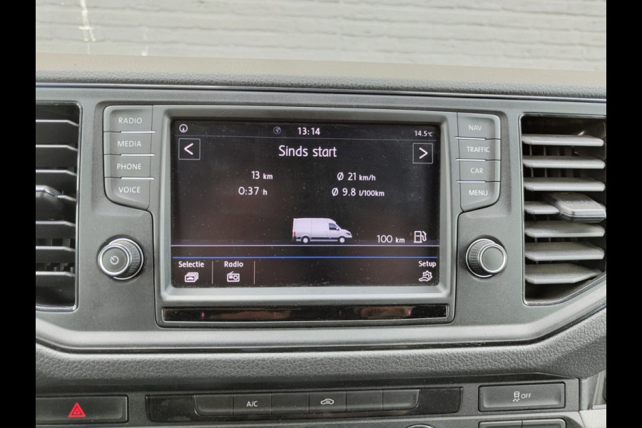 Volkswagen Crafter 30 2.0TDI L3H2 Airco Camera Navi Ingebouwd kantoor Bluetooth EURO6 Betonplex vloer Wandbekleding Schuifdeur Buro 2.500kg trekvermogen keurige bus!