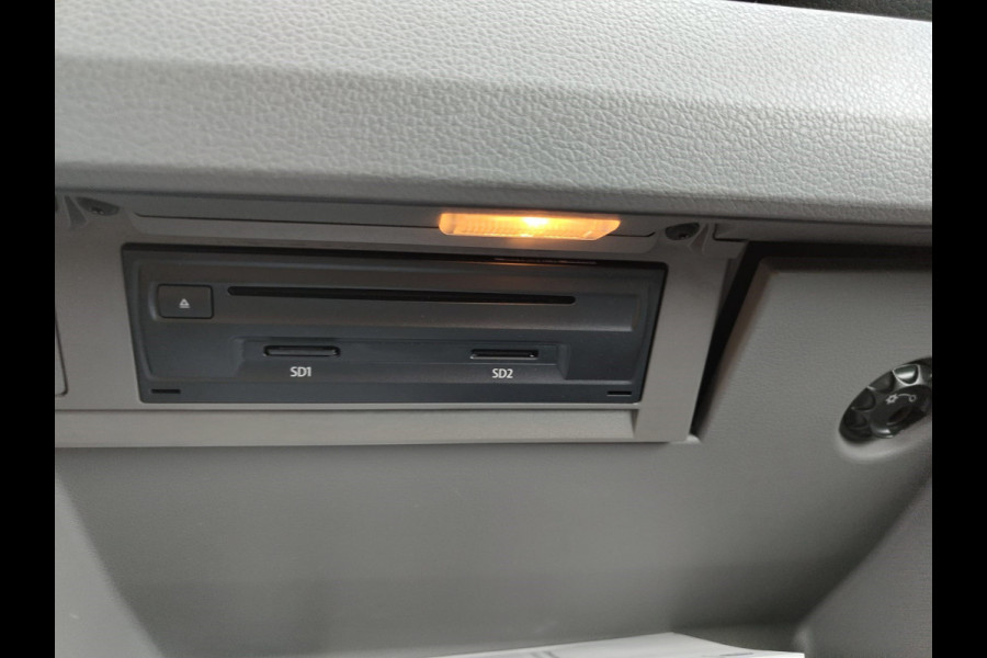Volkswagen Crafter 30 2.0TDI L3H2 Airco Camera Navi Ingebouwd kantoor Bluetooth EURO6 Betonplex vloer Wandbekleding Schuifdeur Buro 2.500kg trekvermogen keurige bus!