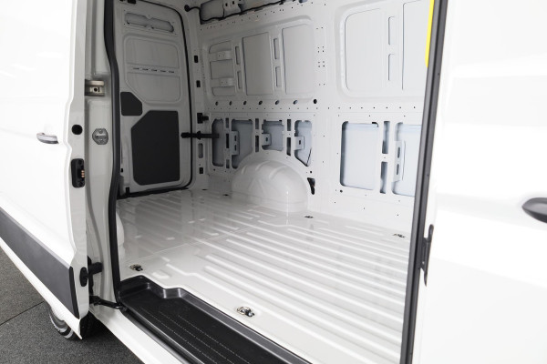 Volkswagen Crafter Highline L3H3 2.0 TDI EU6 140 pk GVW 3.5T Automaat