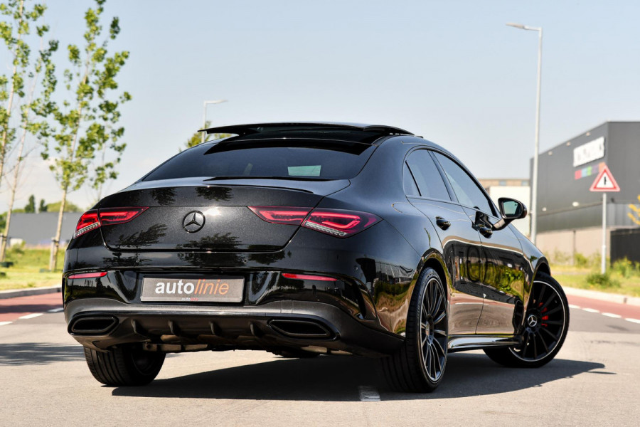 Mercedes-Benz CLA-Klasse 180 AMG Night ed. Pano, Camera, Sfeer, CarPlay, 19''!