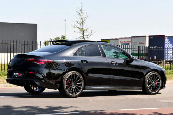 Mercedes-Benz CLA-Klasse 180 AMG Night ed. Pano, Camera, Sfeer, CarPlay, 19''!