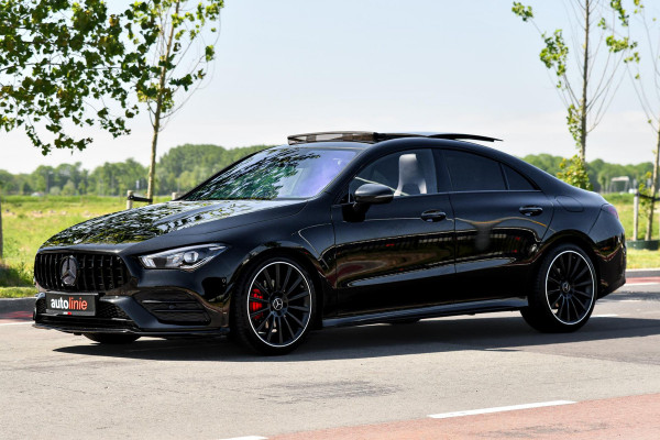 Mercedes-Benz CLA-Klasse 180 AMG Night ed. Pano, Camera, Sfeer, CarPlay, 19''!