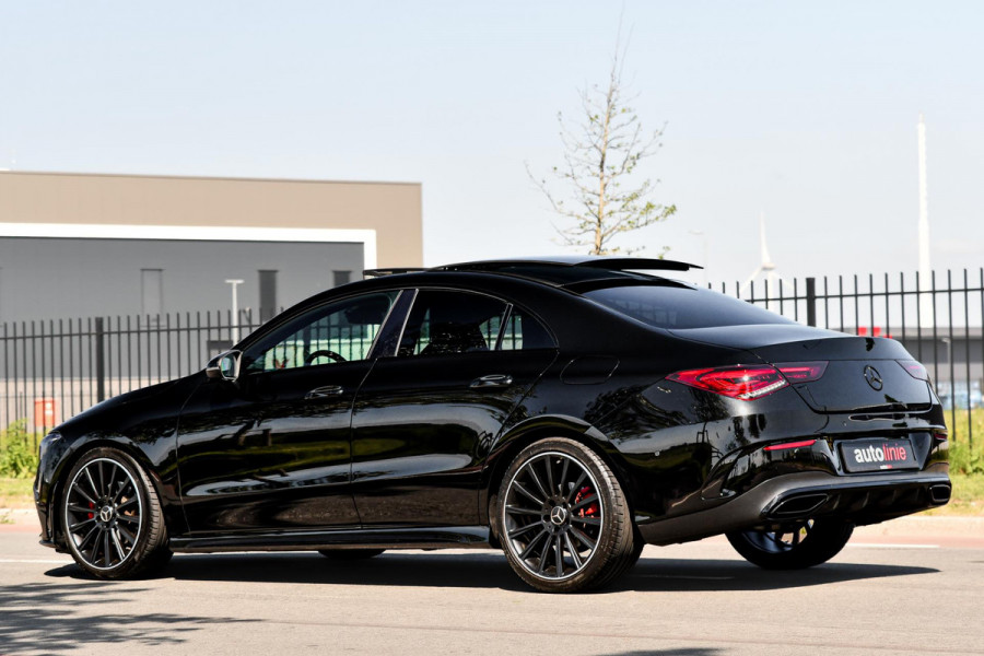 Mercedes-Benz CLA-Klasse 180 AMG Night ed. Pano, Camera, Sfeer, CarPlay, 19''!