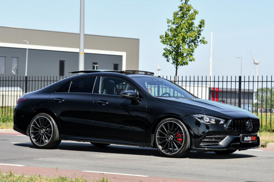 Mercedes-Benz CLA-Klasse 180 AMG Night ed. Pano, Camera, Sfeer, CarPlay, 19''!