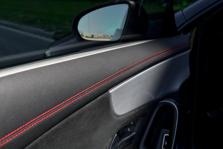 Mercedes-Benz CLA-Klasse 180 AMG Night ed. Pano, Camera, Sfeer, CarPlay, 19''!