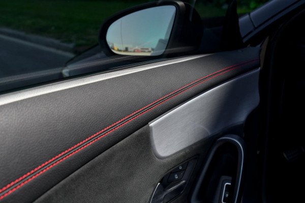 Mercedes-Benz CLA-Klasse 180 AMG Night ed. Pano, Camera, Sfeer, CarPlay, 19''!