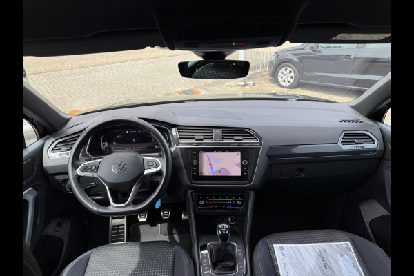 Volkswagen Tiguan 1.5 TSI Life Business United VIRT COCKPIT / IQ LIGHT / ZWARTE HEMEL / ACC / STOELVERW. / ECC / FULL OPTION