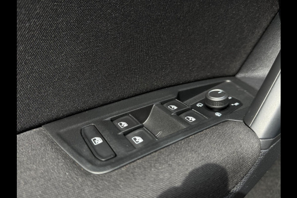 Volkswagen Tiguan 1.5 TSI Life Business United VIRT COCKPIT / IQ LIGHT / ZWARTE HEMEL / ACC / STOELVERW. / ECC / FULL OPTION