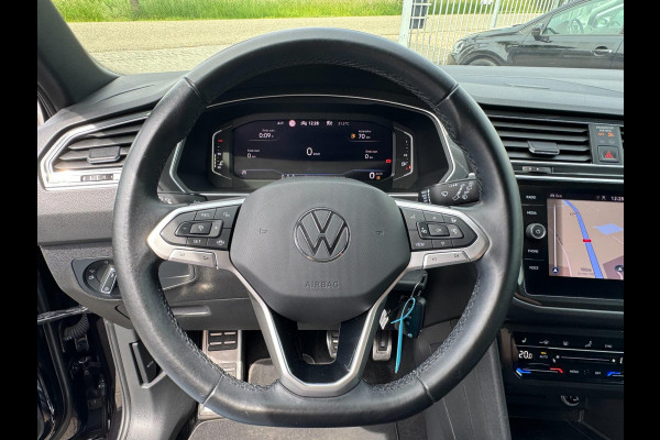 Volkswagen Tiguan 1.5 TSI Life Business United VIRT COCKPIT / IQ LIGHT / ZWARTE HEMEL / ACC / STOELVERW. / ECC / FULL OPTION