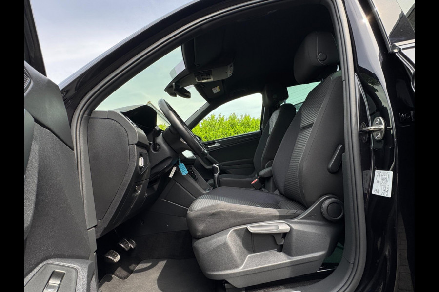 Volkswagen Tiguan 1.5 TSI Life Business United VIRT COCKPIT / IQ LIGHT / ZWARTE HEMEL / ACC / STOELVERW. / ECC / FULL OPTION