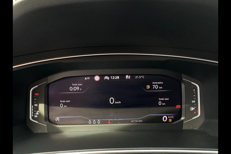 Volkswagen Tiguan 1.5 TSI Life Business United VIRT COCKPIT / IQ LIGHT / ZWARTE HEMEL / ACC / STOELVERW. / ECC / FULL OPTION