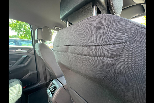 Volkswagen Tiguan 1.5 TSI Life Business United VIRT COCKPIT / IQ LIGHT / ZWARTE HEMEL / ACC / STOELVERW. / ECC / FULL OPTION