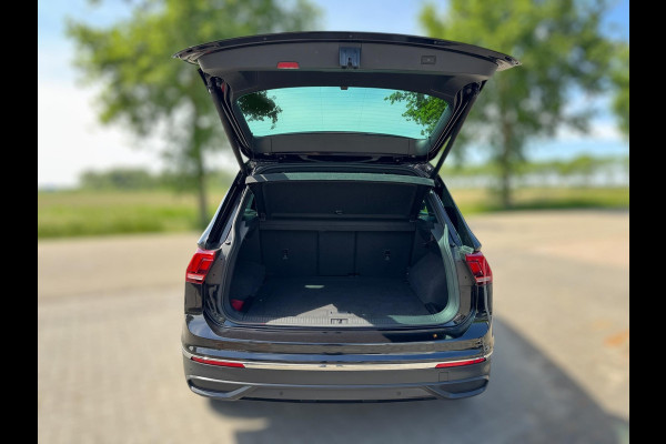Volkswagen Tiguan 1.5 TSI Life Business United VIRT COCKPIT / IQ LIGHT / ZWARTE HEMEL / ACC / STOELVERW. / ECC / FULL OPTION