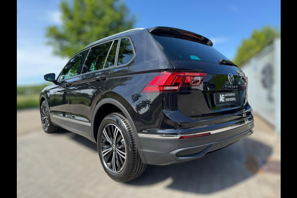 Volkswagen Tiguan 1.5 TSI Life Business United VIRT COCKPIT / IQ LIGHT / ZWARTE HEMEL / ACC / STOELVERW. / ECC / FULL OPTION