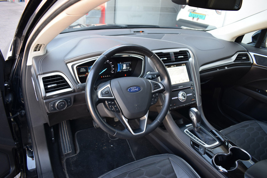 Ford Mondeo 2.0 IVCT HEV Titanium | Leer | Stoelverwarming | Mem. Seats | Camera