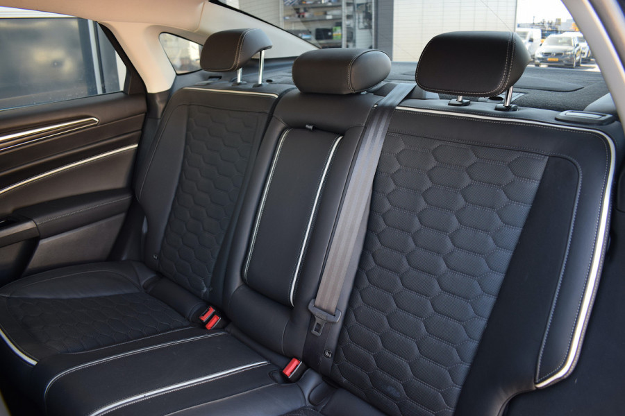 Ford Mondeo 2.0 IVCT HEV Titanium | Leer | Stoelverwarming | Mem. Seats | Camera