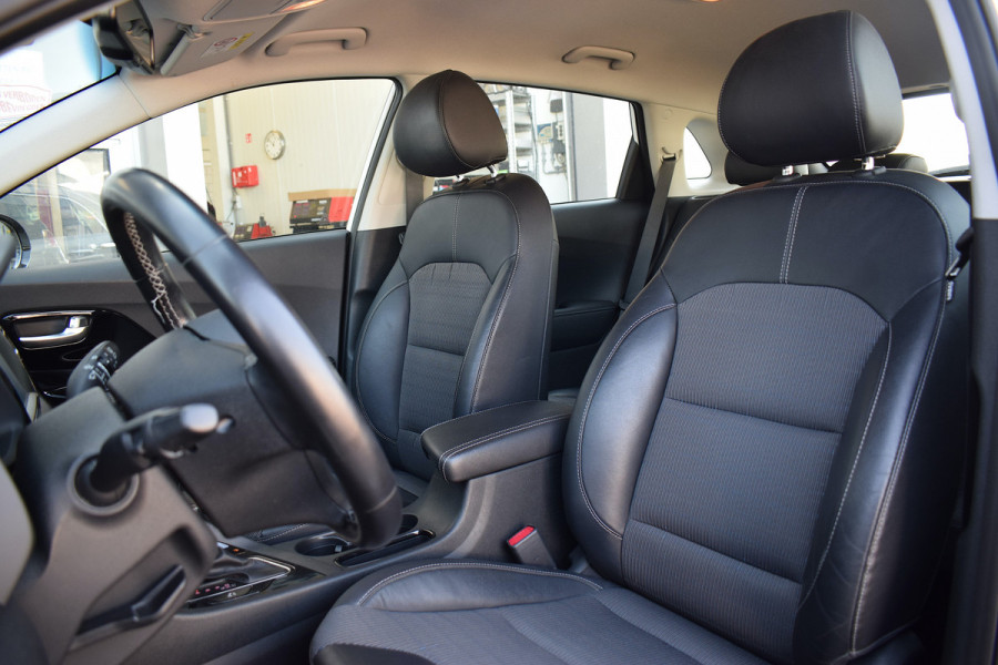 Kia Niro 1.6 GDi Hybrid DynamicLine | Trekhaak | Apple CarPlay | Half Leer | Camera