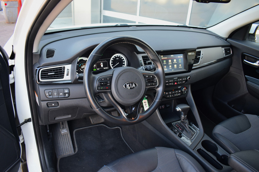 Kia Niro 1.6 GDi Hybrid DynamicLine | Trekhaak | Apple CarPlay | Half Leer | Camera