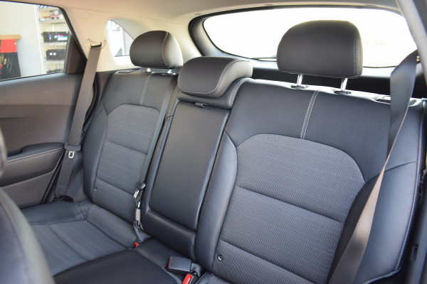 Kia Niro 1.6 GDi Hybrid DynamicLine | Trekhaak | Apple CarPlay | Half Leer | Camera