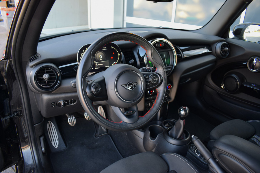 MINI Mini 1.5 Cooper Dalston Edition | JCW | CarPlay | Stoelverwarming | Virtual