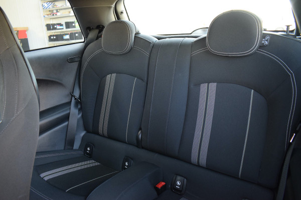 MINI Mini 1.5 Cooper Dalston Edition | JCW | CarPlay | Stoelverwarming | Virtual