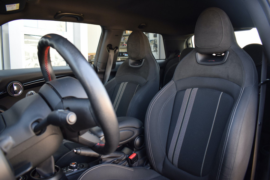 MINI Mini 1.5 Cooper Dalston Edition | JCW | CarPlay | Stoelverwarming | Virtual