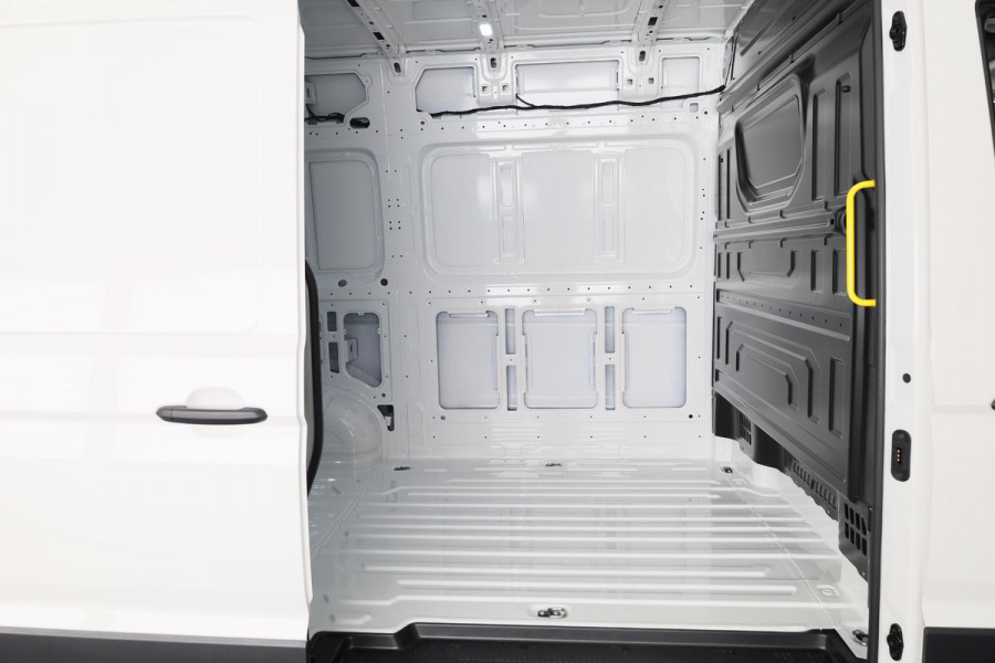 Volkswagen Crafter Trendline L3 2.0 TDI EU6 103 kW (140 pk) GVW 3.5T Automaat! NETTO DEAL!!