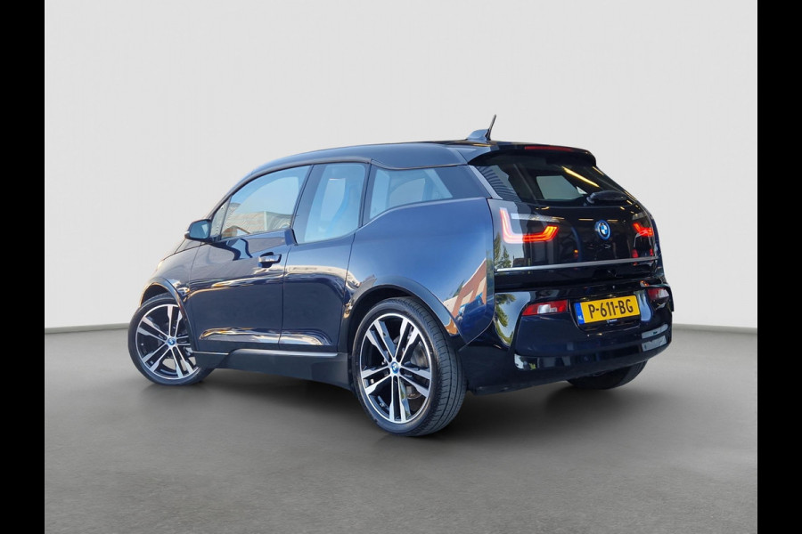 BMW i3 Business Edition 120Ah 42 kWh | Camera | Navi | Licht- en Regensensor | Cruise | Stoelverwarming | DAB |