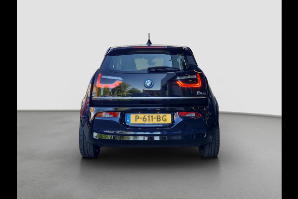 BMW i3 Business Edition 120Ah 42 kWh | Camera | Navi | Licht- en Regensensor | Cruise | Stoelverwarming | DAB |