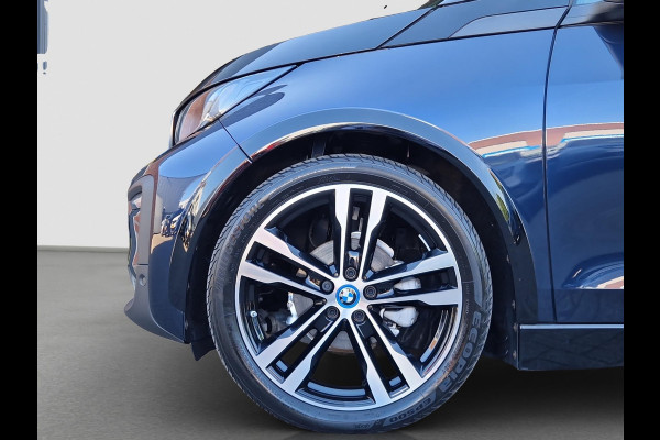 BMW i3 Business Edition 120Ah 42 kWh | Camera | Navi | Licht- en Regensensor | Cruise | Stoelverwarming | DAB |