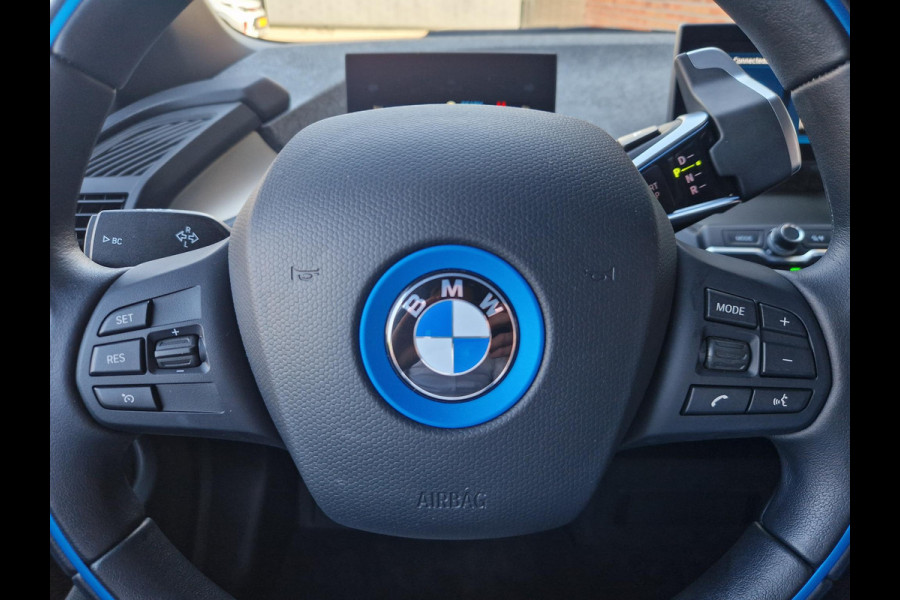 BMW i3 Business Edition 120Ah 42 kWh | Camera | Navi | Licht- en Regensensor | Cruise | Stoelverwarming | DAB |