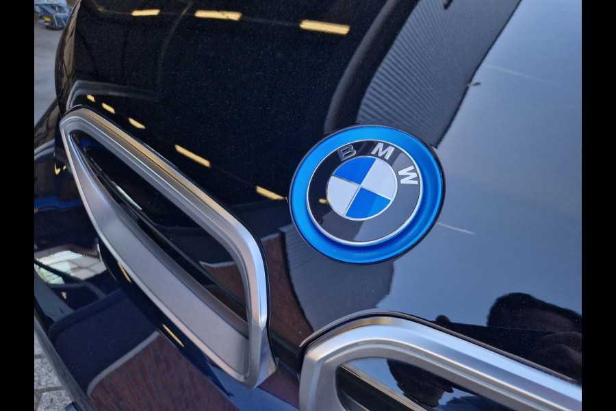 BMW i3 Business Edition 120Ah 42 kWh | Camera | Navi | Licht- en Regensensor | Cruise | Stoelverwarming | DAB |