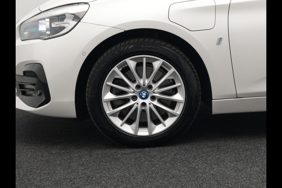 BMW 2 Serie Active Tourer 225xe iPerformance Plug In Hybrid 225pk PHEV | Navi | Stoelverwarming | 17"L.M | El. Achterklep | Cruise Control | PDC V + A |