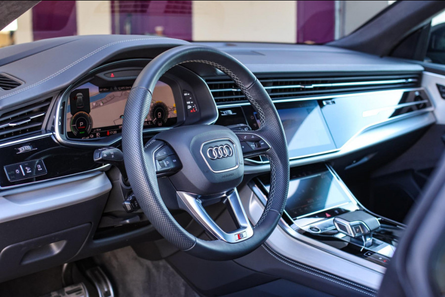Audi Q8 60 TFSI e Quattro Competition *Pano*RS-Stoelen*B&O*Massage*360 Camera*