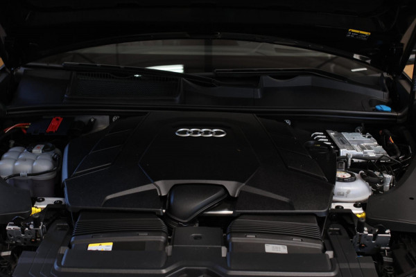 Audi Q8 60 TFSI e Quattro Competition *Pano*RS-Stoelen*B&O*Massage*360 Camera*