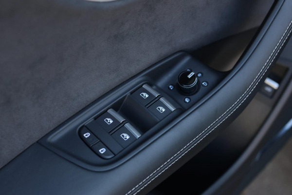 Audi Q8 60 TFSI e Quattro Competition *Pano*RS-Stoelen*B&O*Massage*360 Camera*